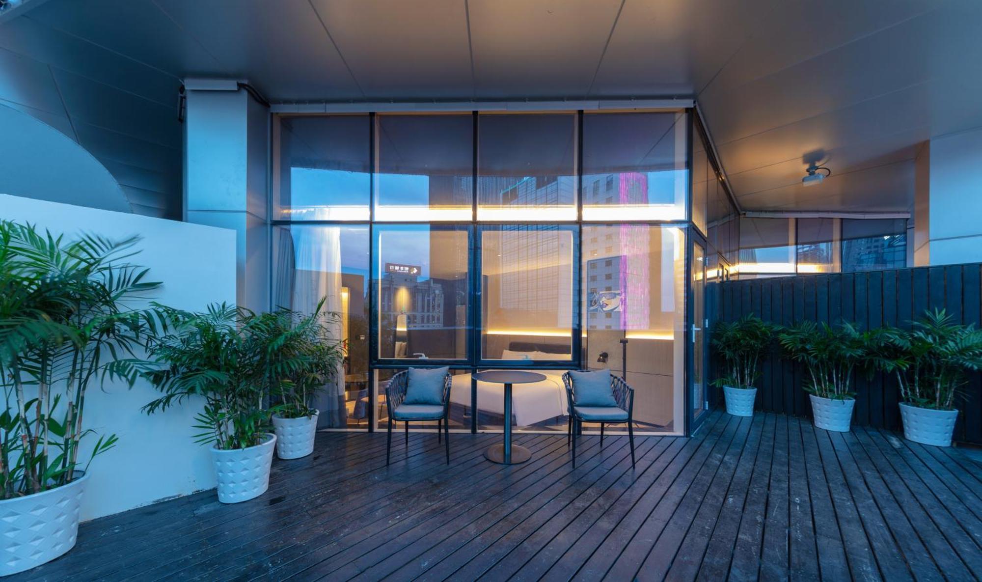 Hotel Moxy Chongqing Esterno foto