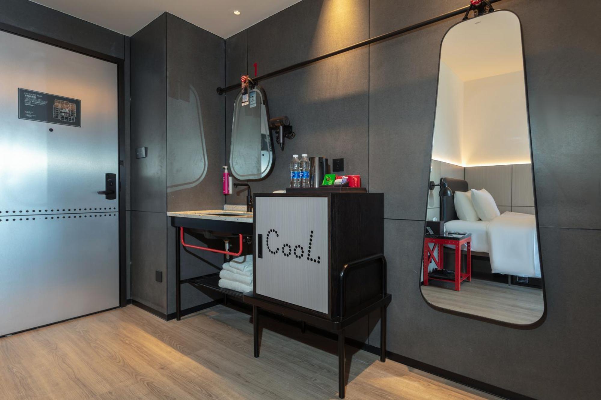 Hotel Moxy Chongqing Esterno foto