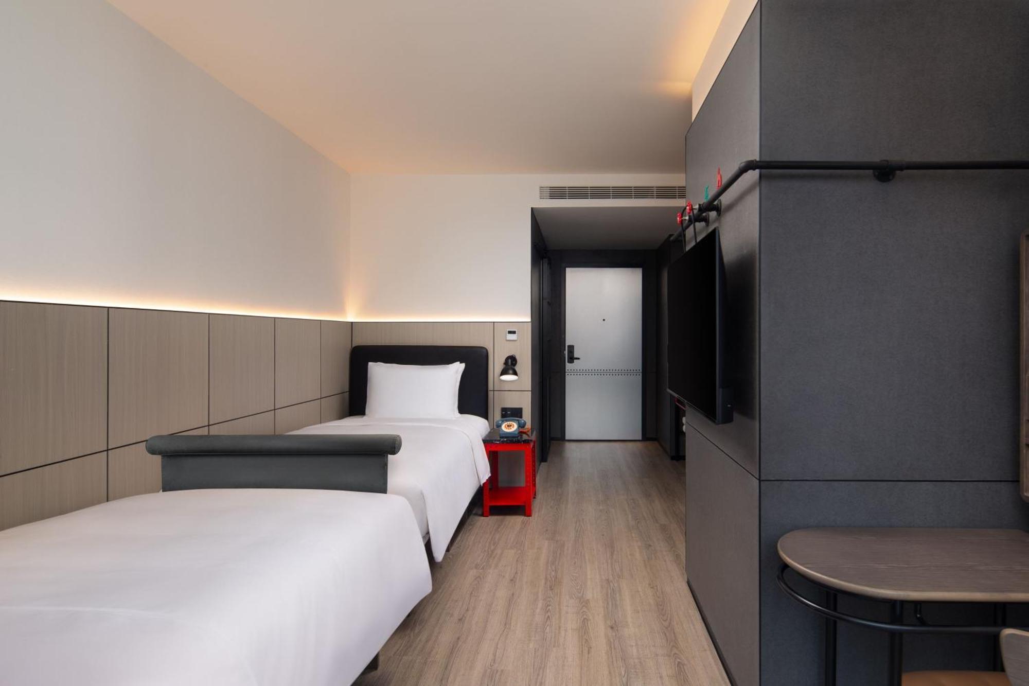 Hotel Moxy Chongqing Esterno foto